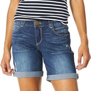 Democracy size 4 rolled/cuffed denim shorts